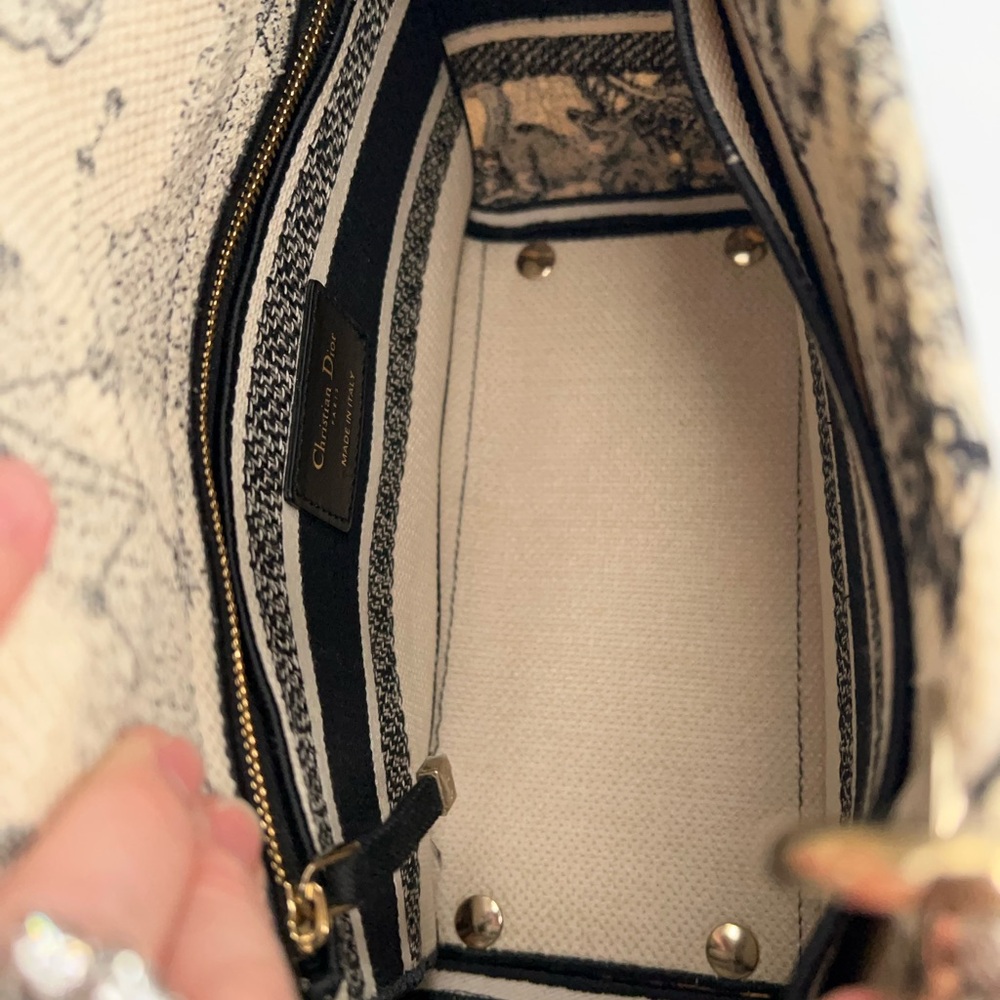 Dior Medium Lady D-Lite Zodiac Toile de Jouy FULL SET!! W/strap, dust bag & box! - Picture 11 of 16